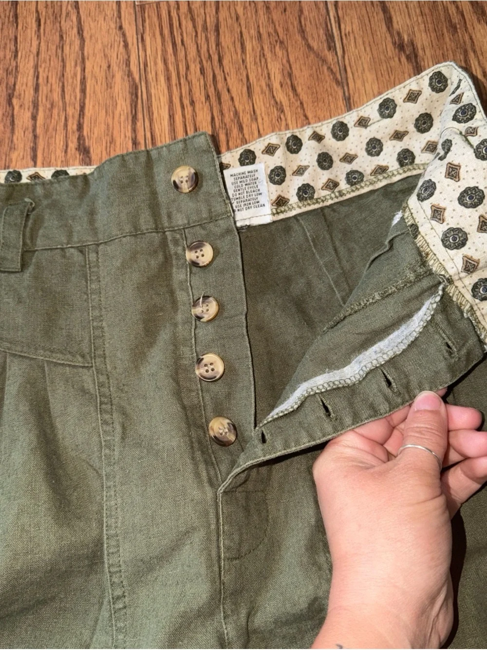 Vintage JJ Fargo High Waist Shorts Pleated Front Floral 80’s 9-10 27” Army Green